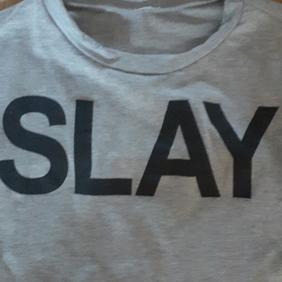 Slay Cropped Shirt with Cut-Out Elbows - Picture 3 of 4